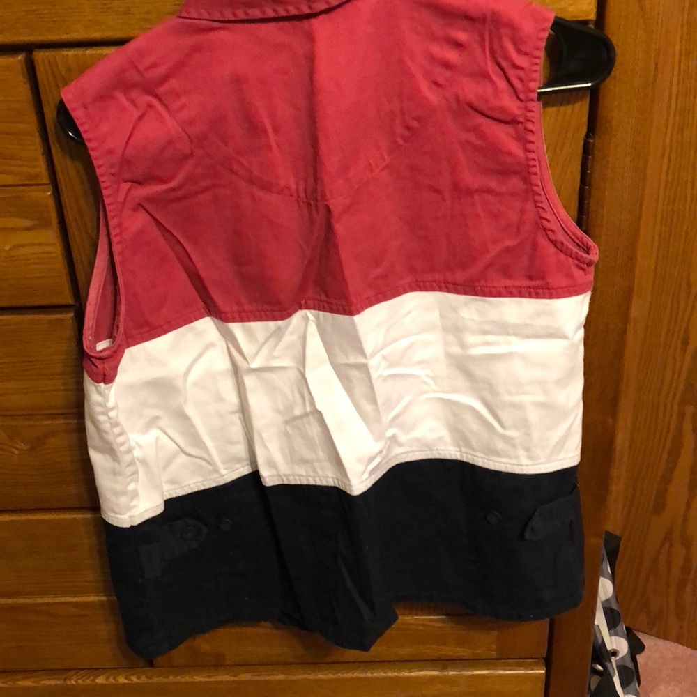 Sleeveless Button Down - Picture 3 of 3
